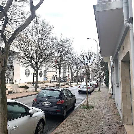 Apartamento Le Callou - Parking - Face Aux Thermes - Rez De Chaussee Vichy